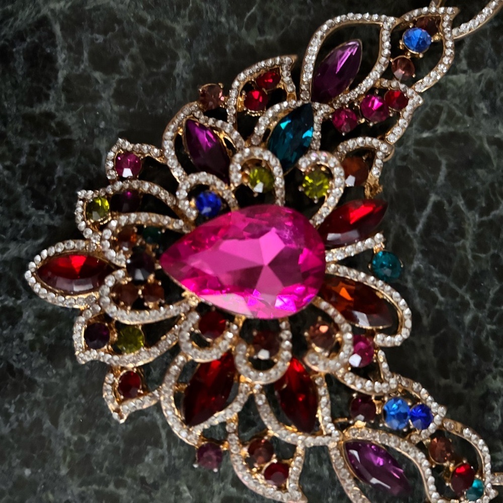 Elegant Multicolor Imitation Gemstone Necklace